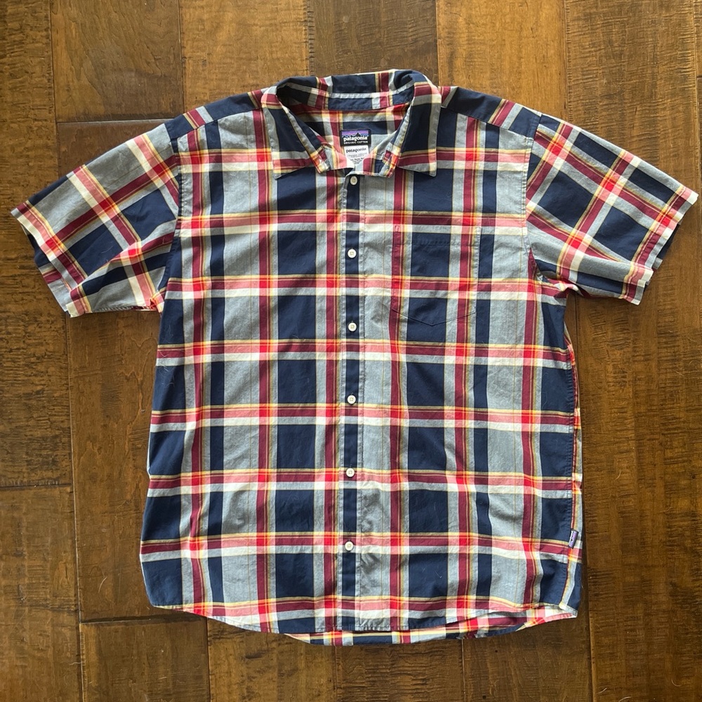 Patagonia men’s organic cotton blend plaid shirt Sz. XL